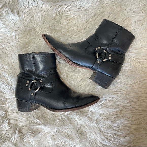Frye Dara Black Leather Harness Short Rocker Ankle Boots – Size 8 🖤 - Picture 1 of 12